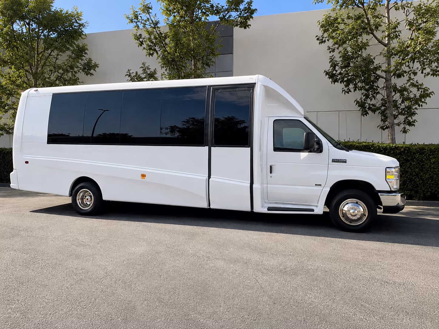book a bus for your next corporate event 2