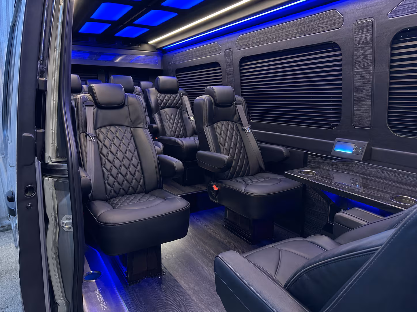 book a bus for your next prom 2