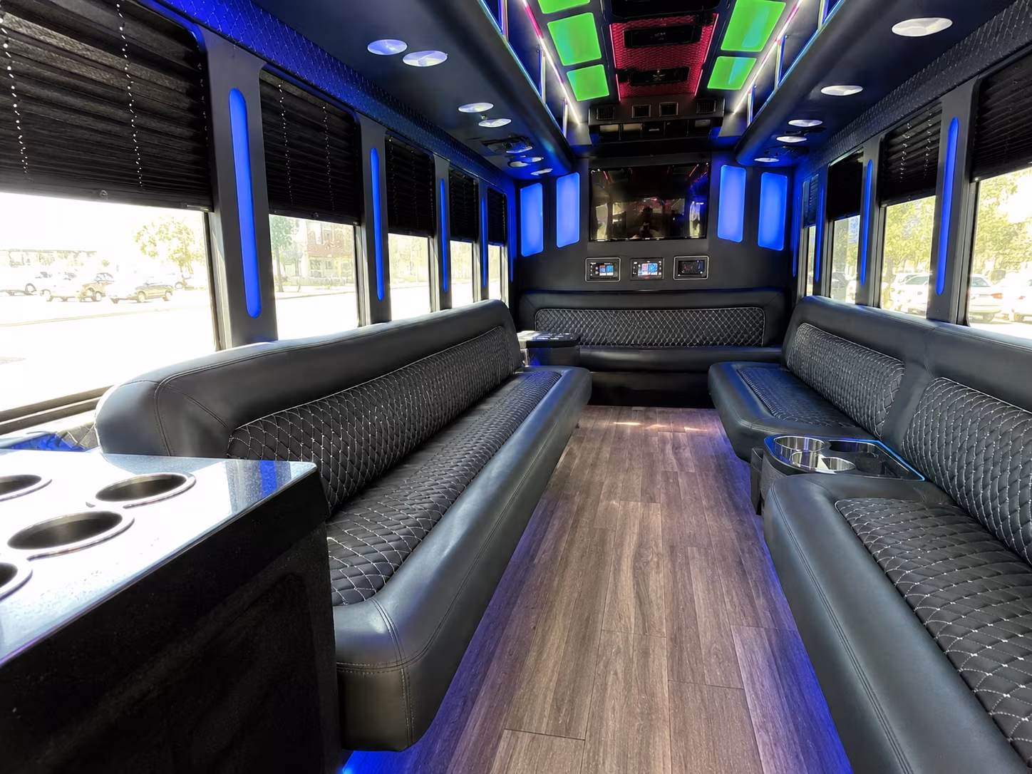 large group airport shuttles for sports teams school groups tour parties