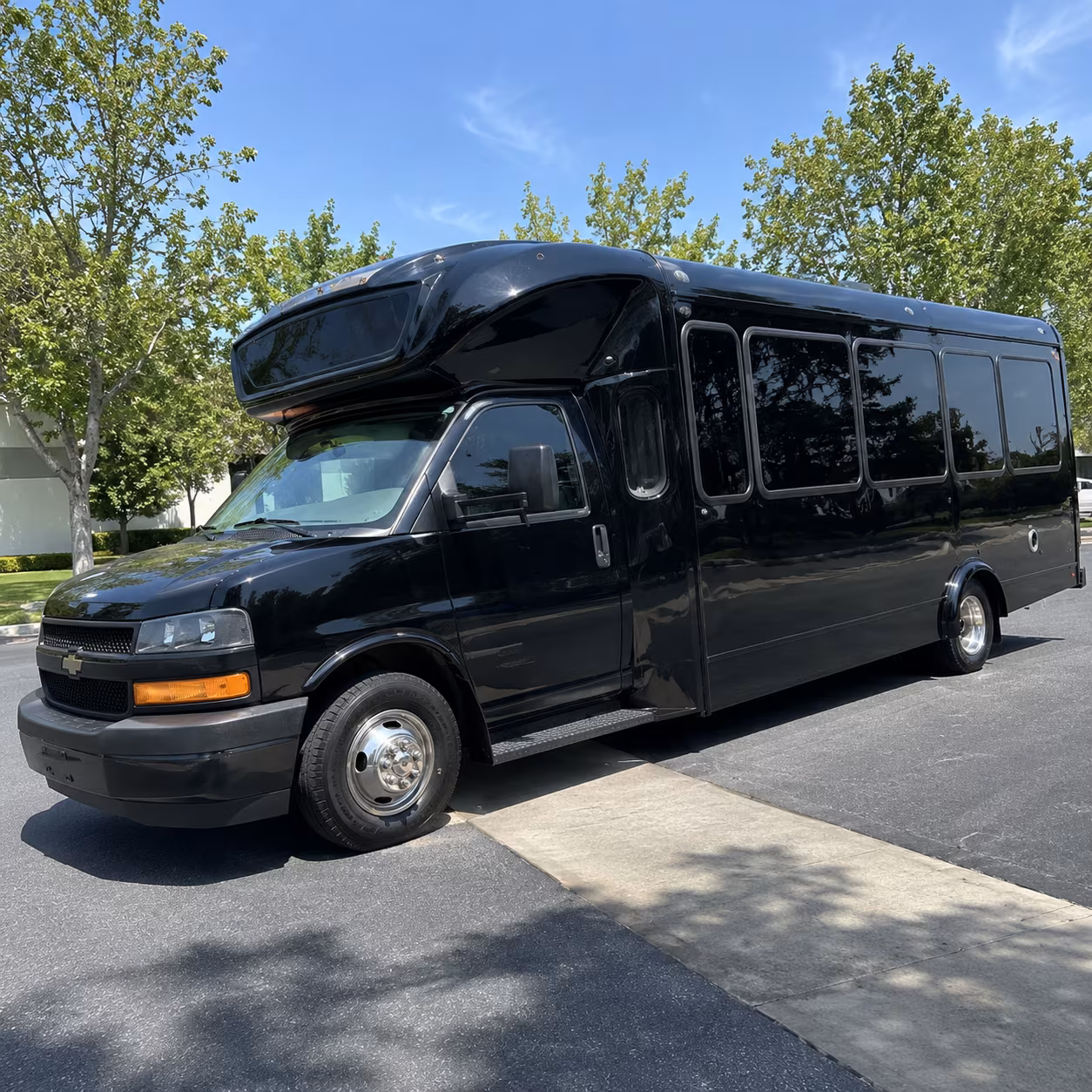 pembroke pines 15 passenger party bus