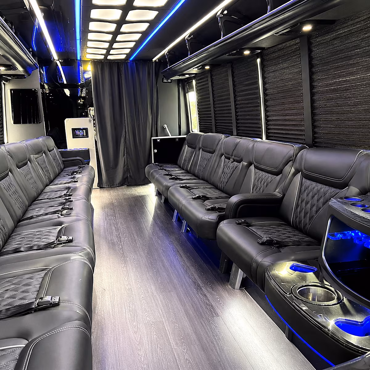 why rent using pembrokepinesminibuscompany com